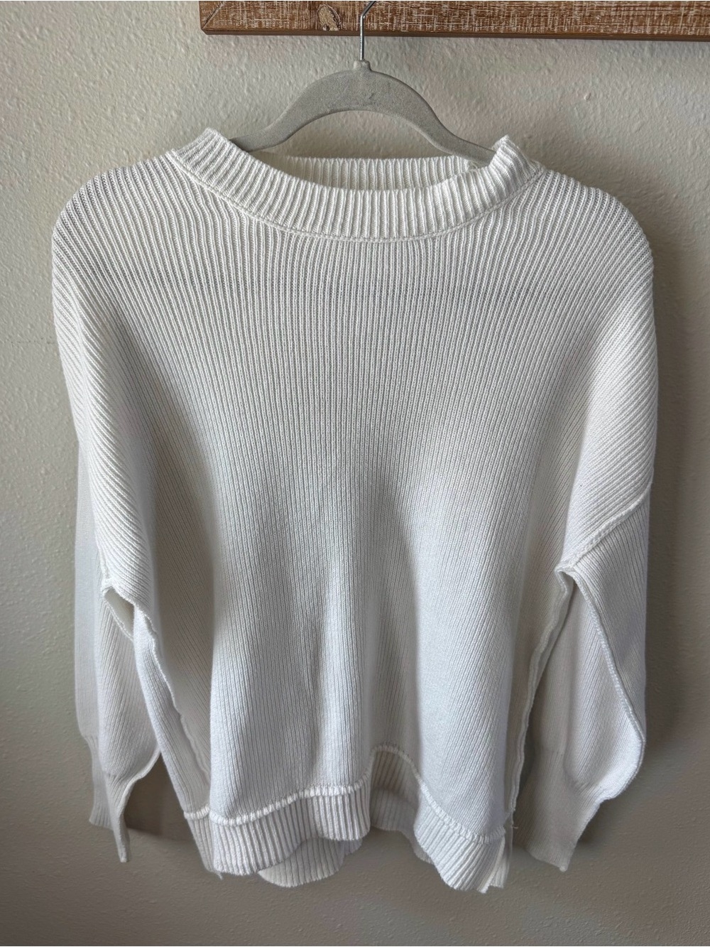 moon & madison White Ribbed Crewneck Sweater